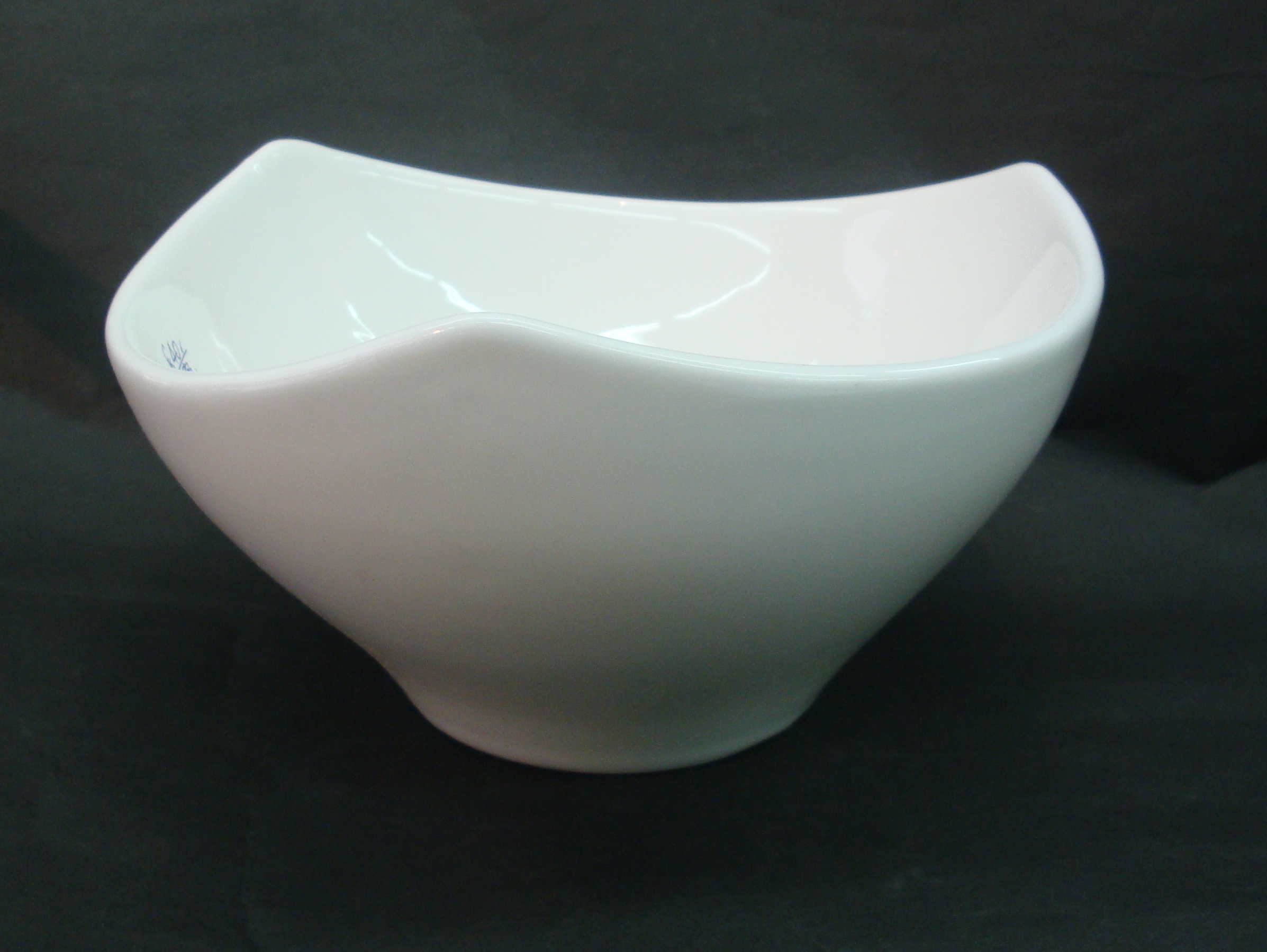 TRIANGLE BOWL 8